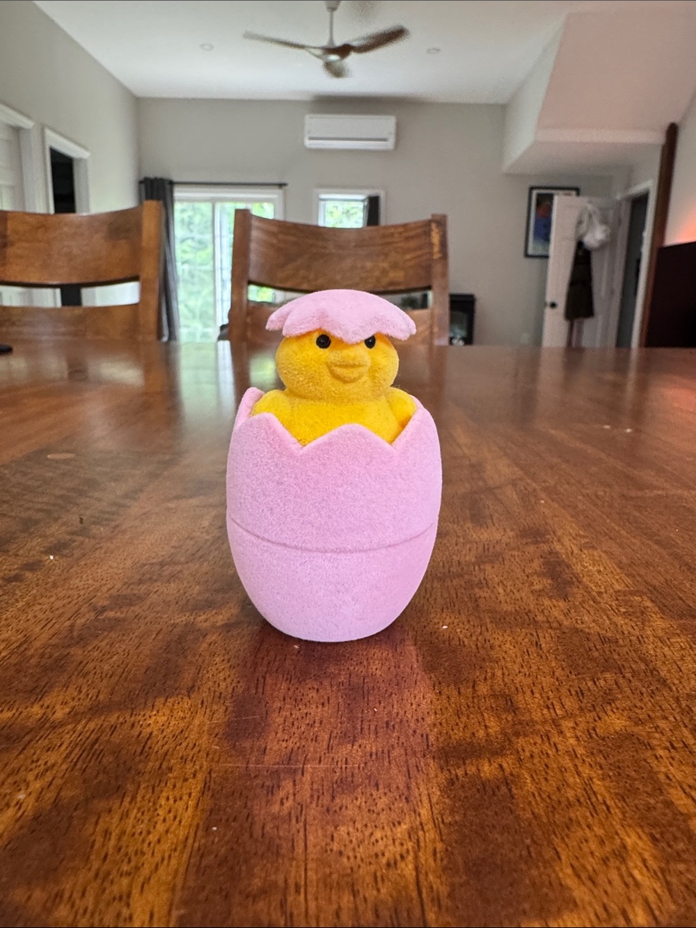 Y2K 3 Slot Ring Holder Jewelry Box as a Chick in Pink Egg